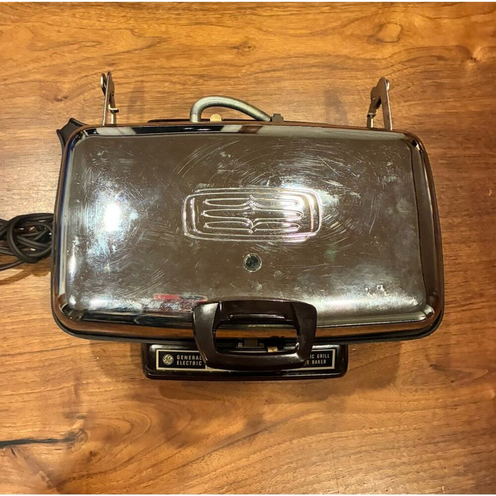 Vintage General Electric GE Automatic Grill Waffle Baker Model A6G44 Made In USA